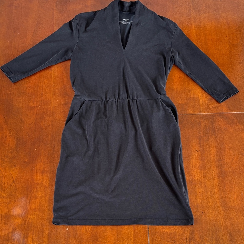 Patagonia‎ Black 3/4 Sleeve Dress. 100% Organic Cotton. Pockets. V neck.  Sz XS